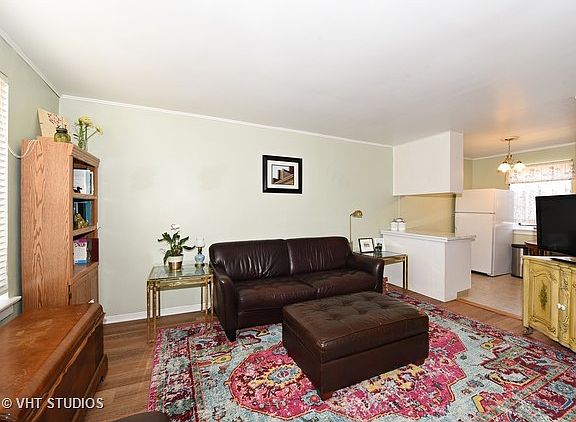 2nd image of 402 East Ave