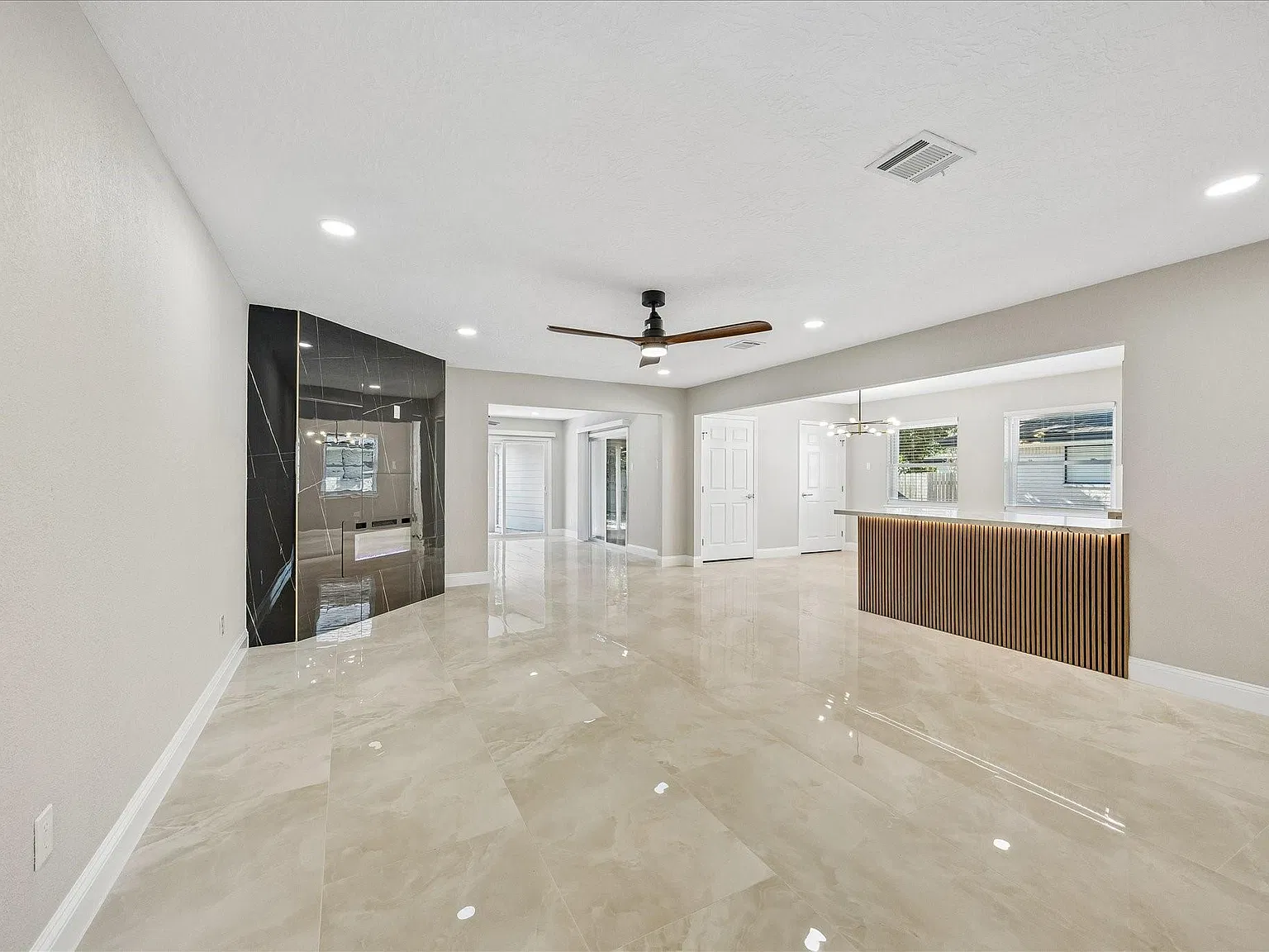 4 bed, 2.0 bath, 2632 sqft, $2,800 — Photo 3