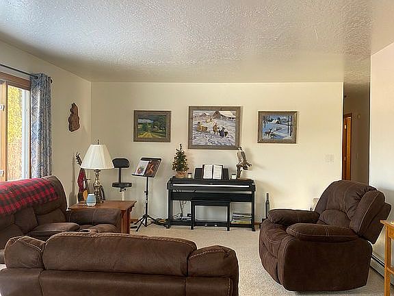 5th image of 306 E 9th St