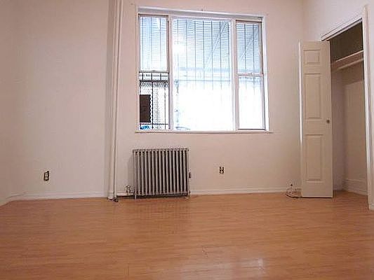 4th image of 572 E New York Ave #1F