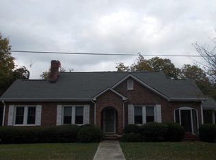 314 S Oak St, Mc Cormick, SC 29835
