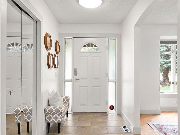 3rd image of 22 N Sunset Way