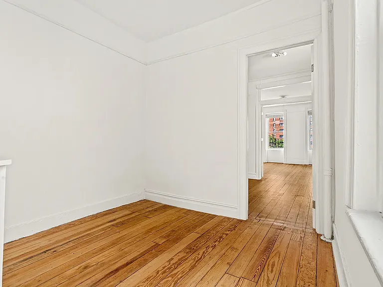 270 W 12th St #5A — Photo 5
