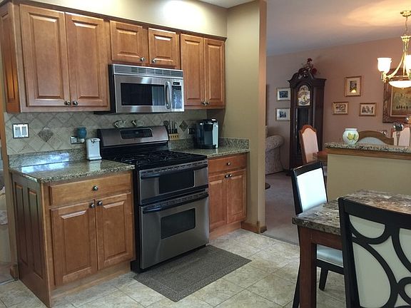 5th image of 1146 E Paddock Dr