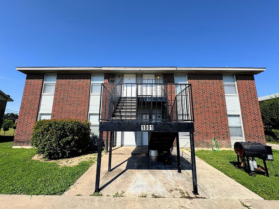 1st image of 1801 Cedarhill Dr APT D