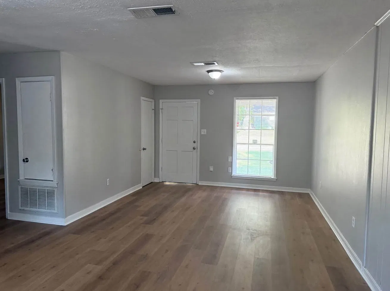 3 bed, 1046 sqft, $1,650 — Photo 3