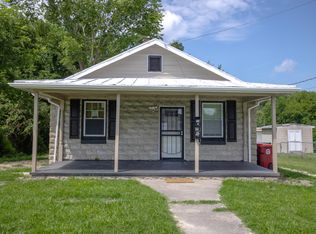 302 Spring St, Petersburg, VA 23803