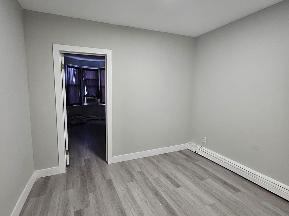 2nd image of 314 Warren St #3B