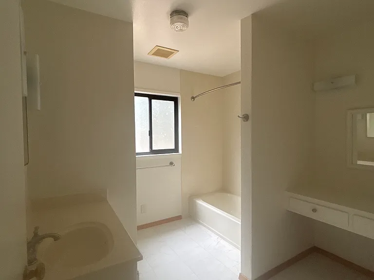 1900 Meadowbrook Dr — Photo 15