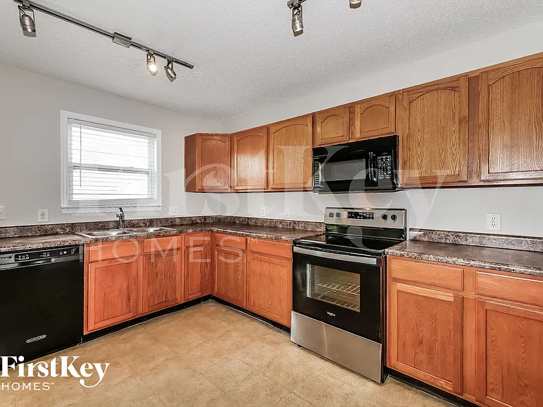 12238 Maize Dr — Photo 7