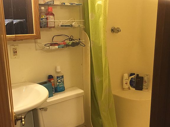4th image of 1022 15th Ave SE #7