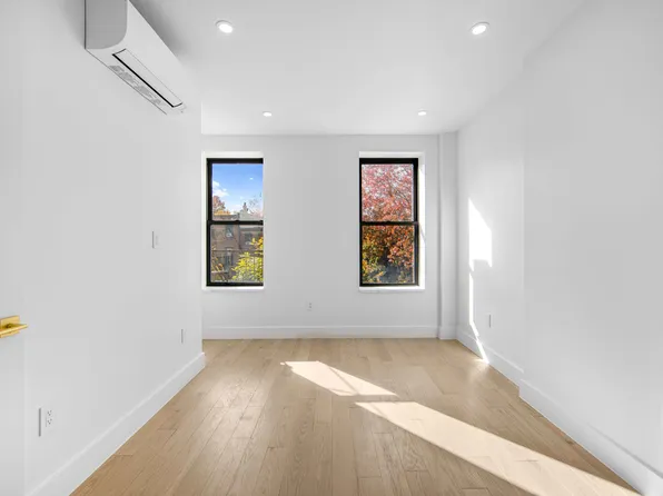 480 Bergen Street image 13 of 15