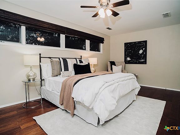 3rd image of 3812 Greenridge