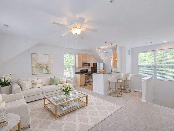 2nd image of 1444 Chesapeake Ave #1400-5CH