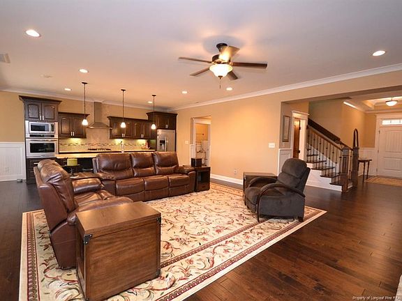 4th image of 277 Walton Heath Dr