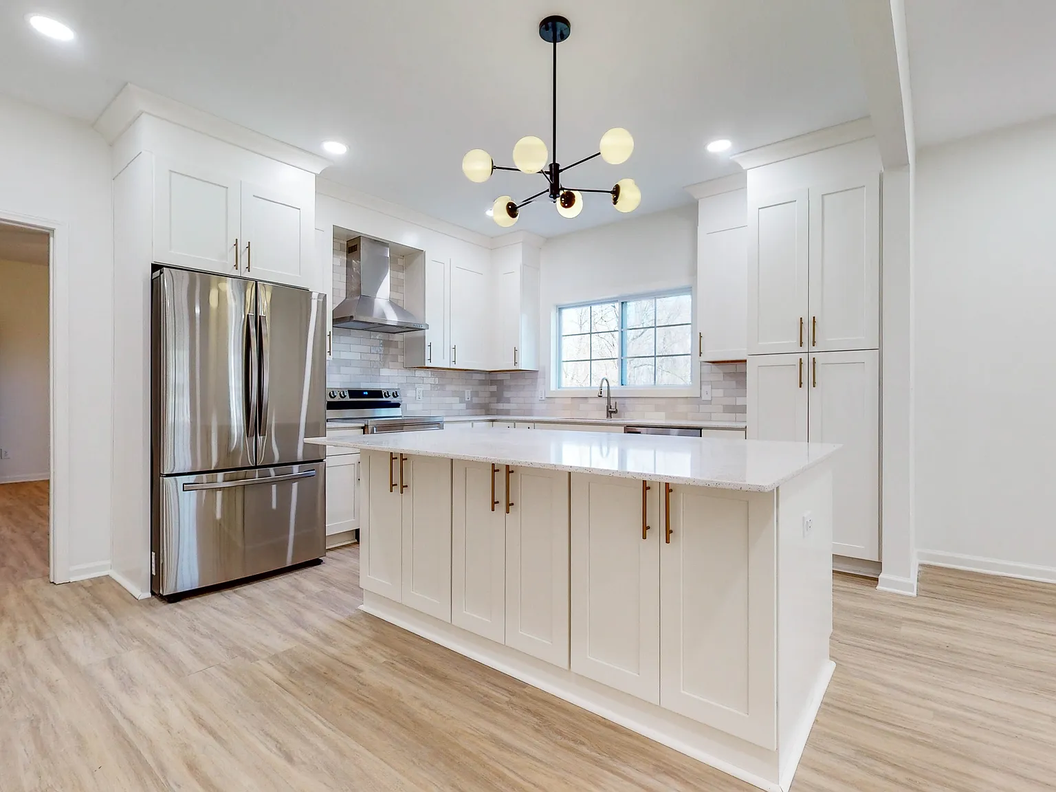 4 bed, 3.5 bath, 1900 sqft, $2,600 — Photo 3
