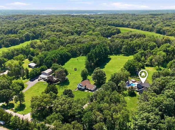 1432 Hickory Hollow Rd NE, Solon, IA 52333