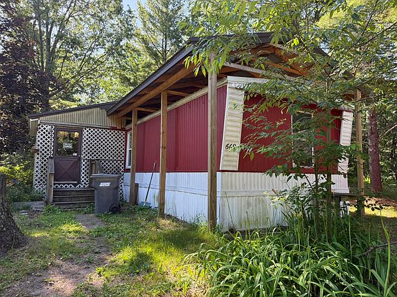 2nd image of 669 Linden Rd