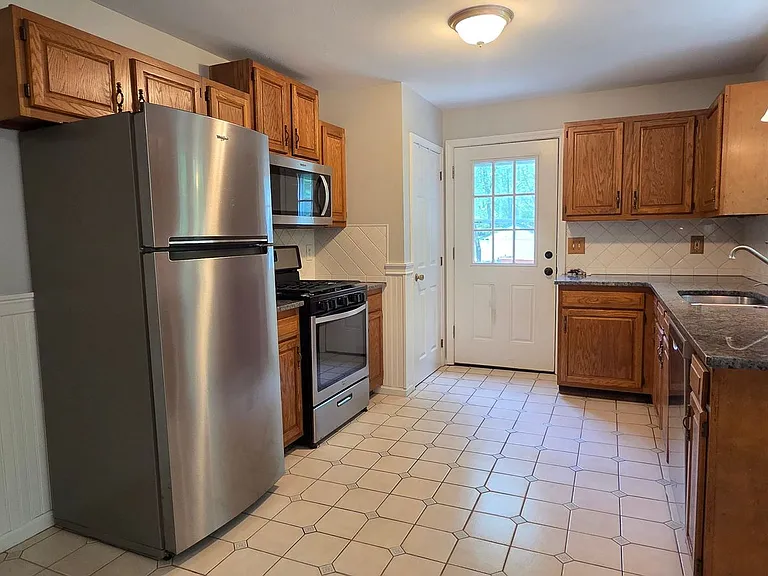 6 Sheridan Dr #A — Photo 4