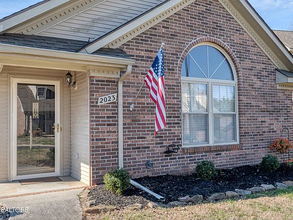 2nd image of 2023 Cochran Pl