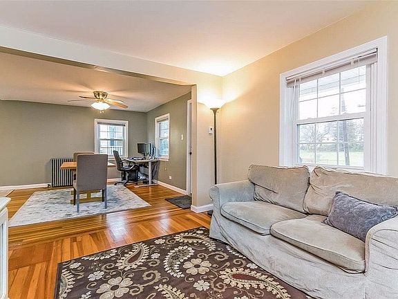 5th image of 30 Longwood Ave #1