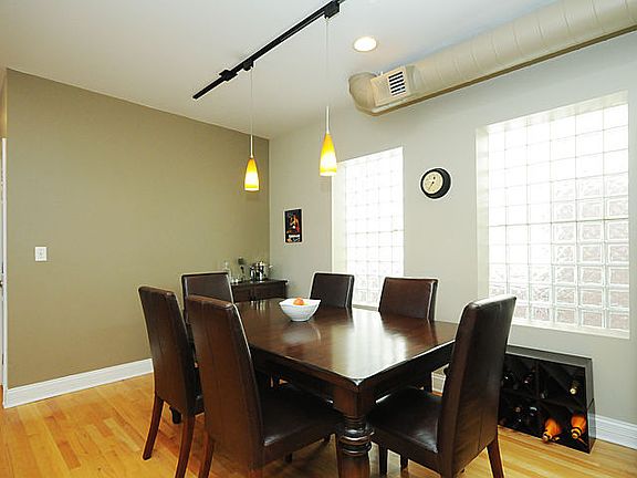 5th image of 1102 N Paulina St #P3