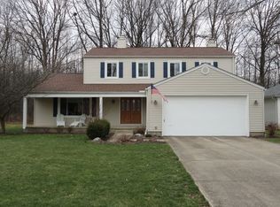 6186 Wild Oak Dr, North Olmsted, OH 44070