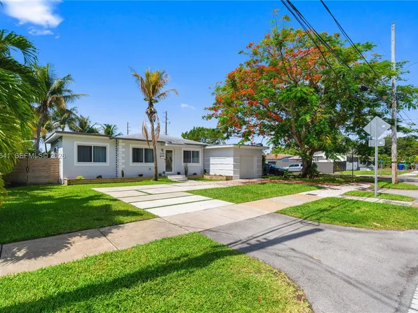 5790 SW 3rd St, Miami, FL 33144