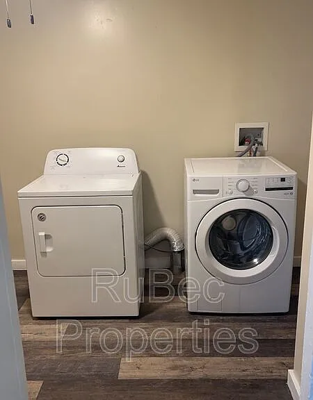 201 E 3rd Ave #3 — Photo 11