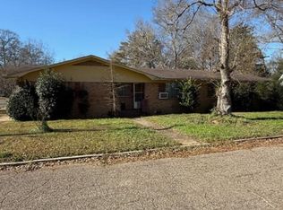 1705 46th Ave, Meridian, MS 39307