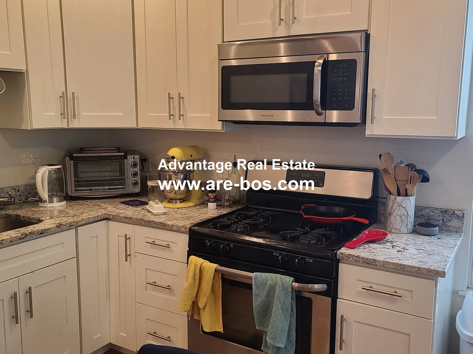 3 bed, 1.5 bath, $3,900 — Photo 3