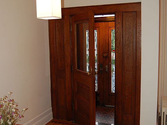 5th image of 218 Midwood St