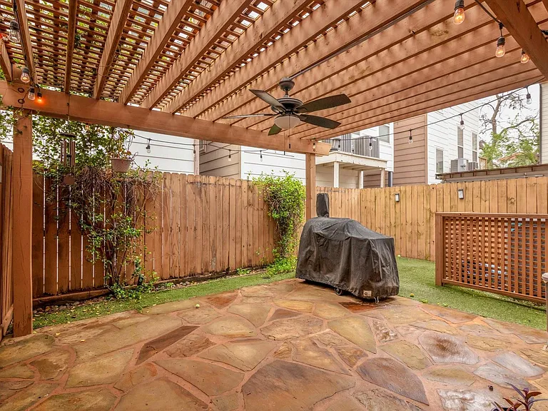 1524 Birdsall St — Photo 43