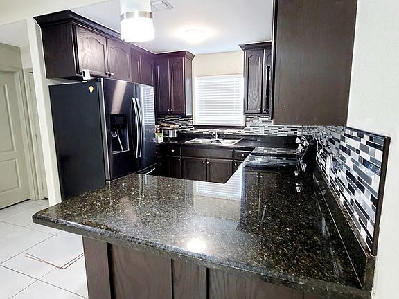 4th image of 308 Arboleda Ln
