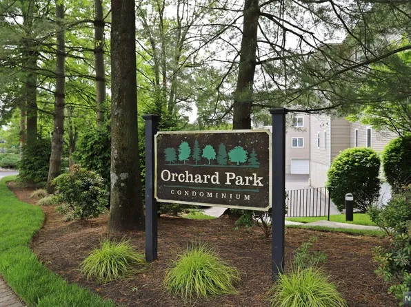 126 Orchard Park #126, Allendale, NJ 07401