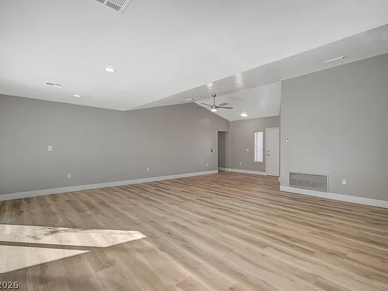 8753 Sundial Dr — Photo 4