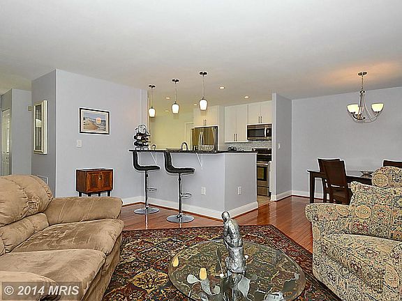4th image of 15236 Apricot Ln