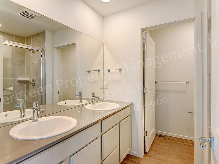 4954 Denys Dr — Photo 20