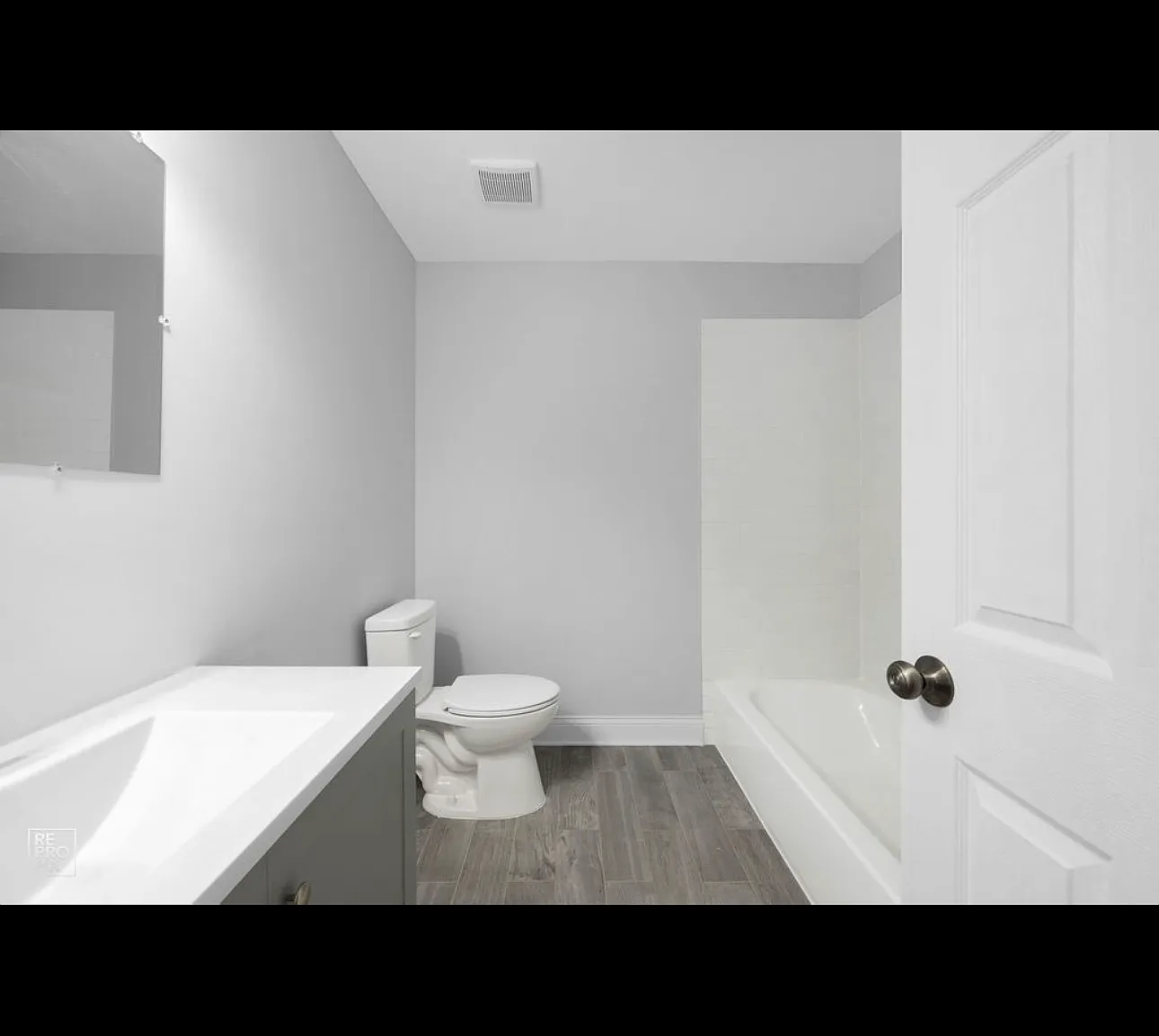 3 bed, 2034 sqft, $1,000 — Photo 1