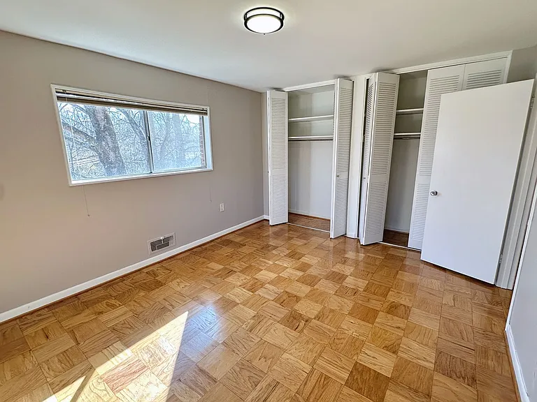 10670 Weymouth St #202 — Photo 9
