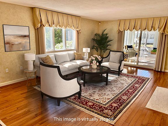 3rd image of 28 Windward Street UNIT 28