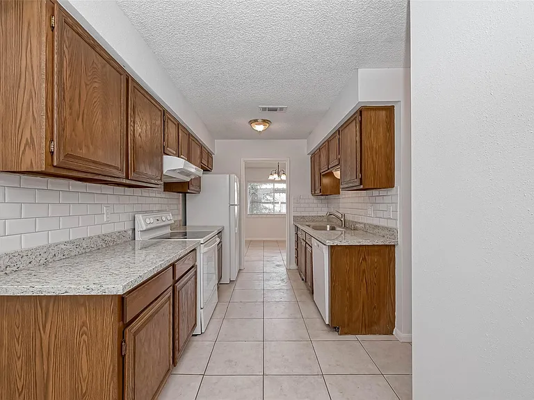 14179 Misty Meadow Ln — Photo 16