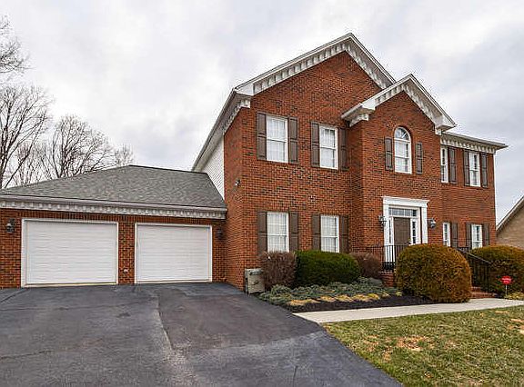 2nd image of 1813 Hanging Rock Ct