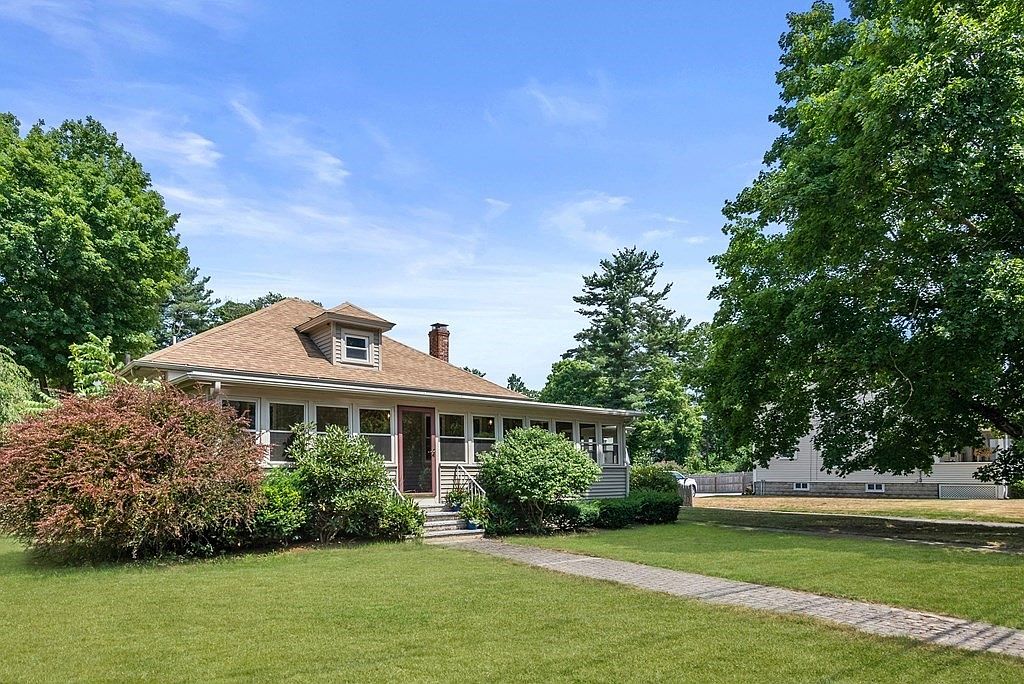 115 Douglas St, Uxbridge, MA 01569 Zillow