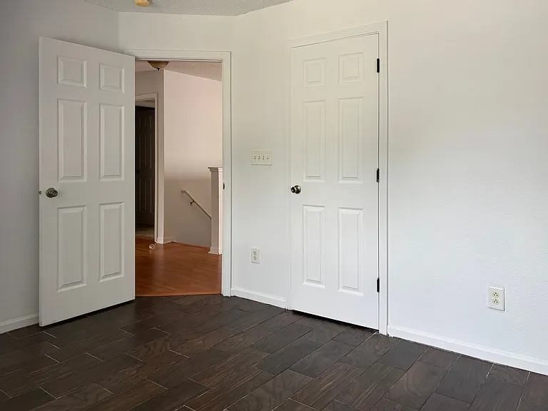 7248 Kimble Dr — Photo 32
