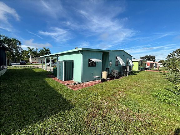 4th image of 121 Sugar Loaf Ln #63