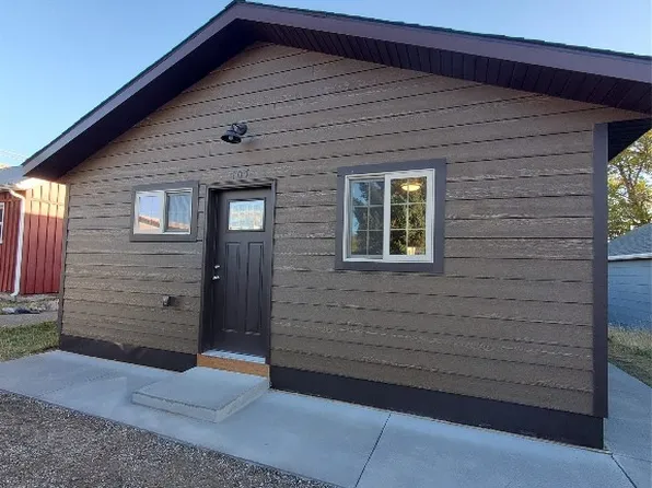 107 S N St, Livingston, MT 59047
