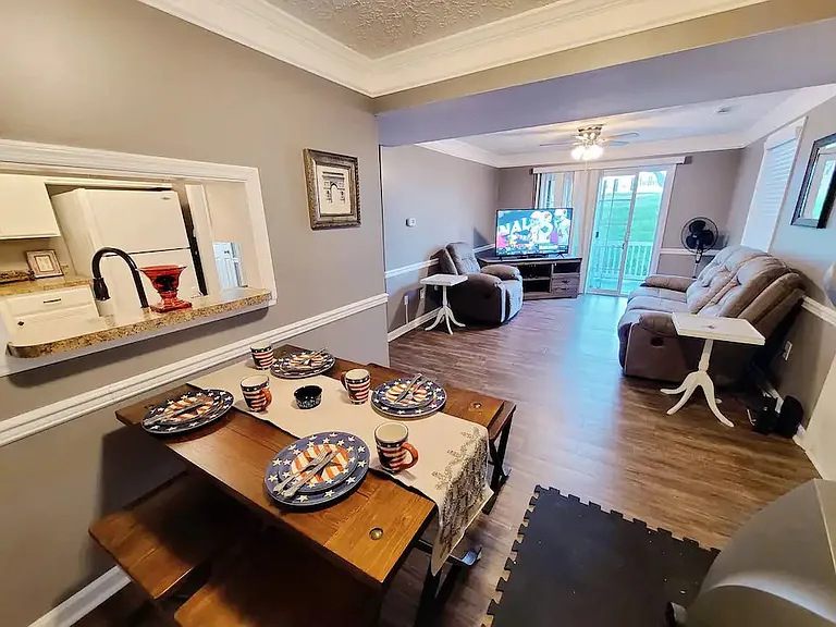 404 Bainbridge Ct #E2 — Photo 22