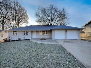 7715 Corona Ave, Kansas City, KS 66112