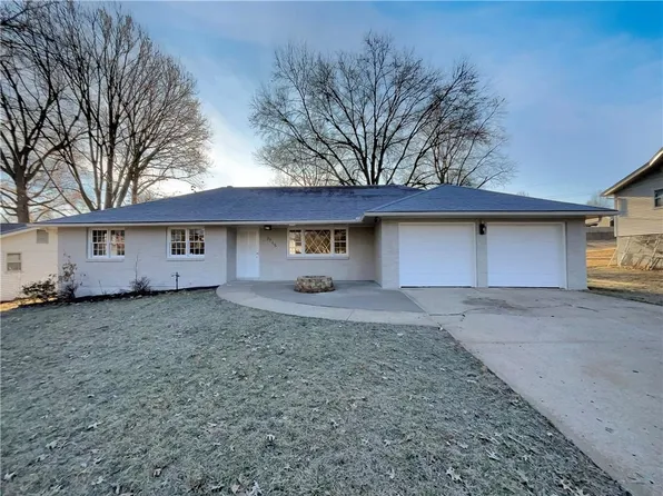 7715 Corona Ave, Kansas City, KS 66112